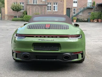 PORSCHE 992 911  4S Cabriolet PTS-OLIVEGRÜN HERITAGE SPO