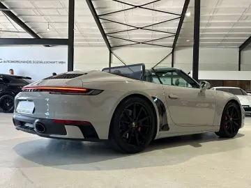 PORSCHE 911 992 Carrera 4S Cabriolet  SportDesign PDCC