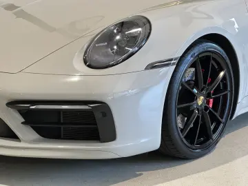PORSCHE 911 992 Carrera 4S Cabriolet  SportDesign PDCC