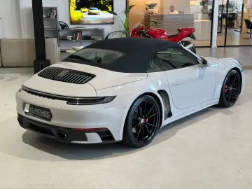 PORSCHE 911 992 Carrera 4S Cabriolet  SportDesign PDCC