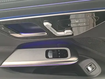 MERCEDES-BENZ CLE 200 AMG Pano MEMORY NIGHT 360  Keyless LED