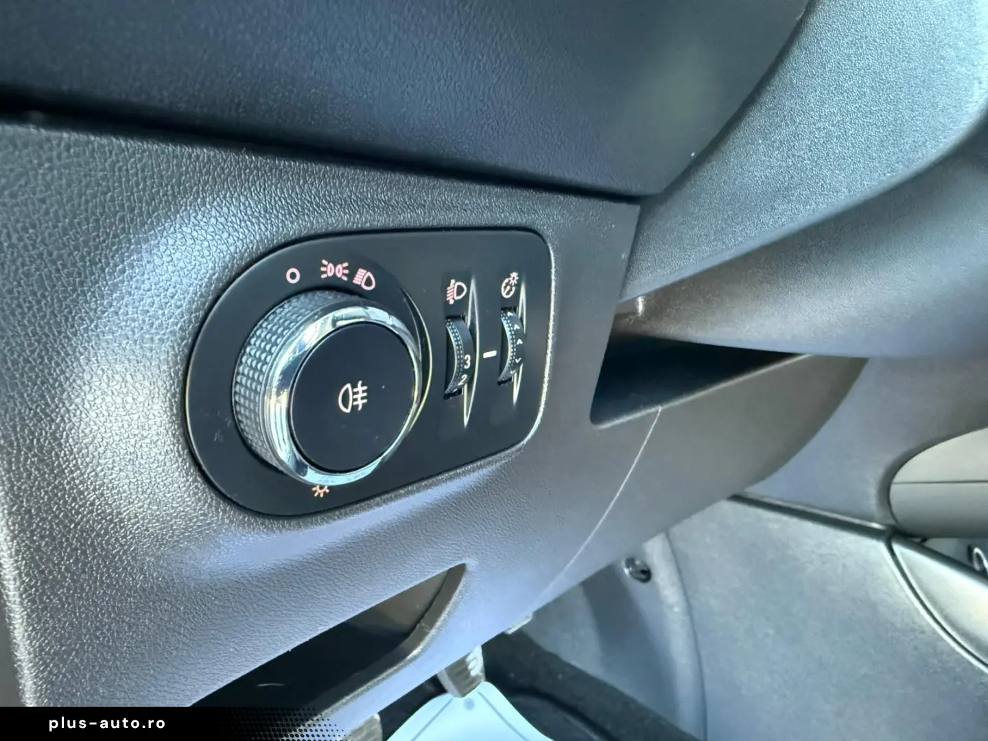 Opel Corsa1.2 Benzină  2015  Euro 6  12 luni Garantie  și în