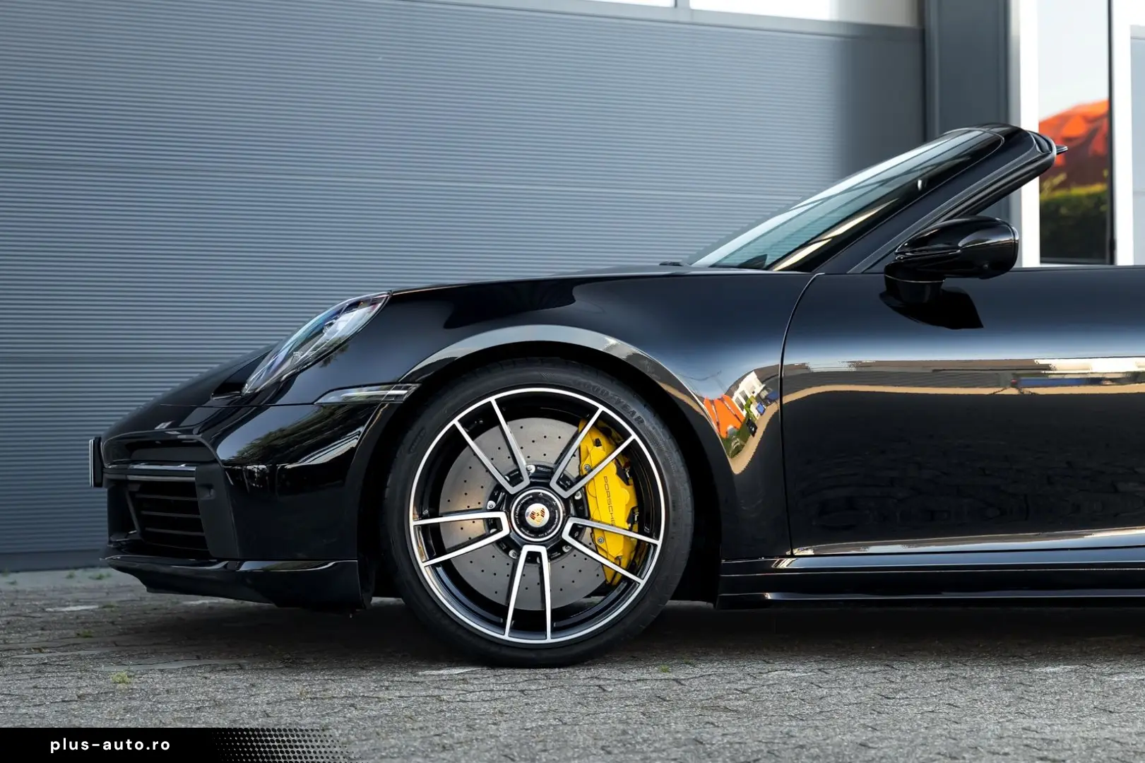 PORSCHE 992.1 Turbo S Cabriolet Burmester Lift PDLS Plus