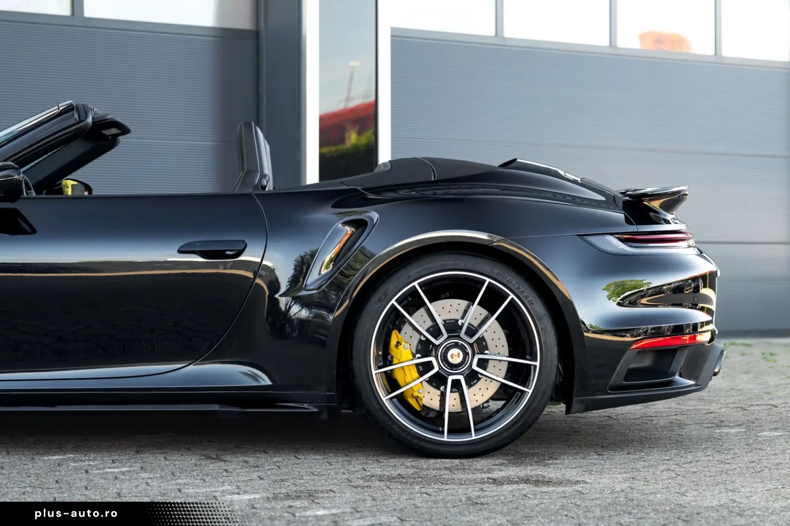 PORSCHE 992.1 Turbo S Cabriolet Burmester Lift PDLS Plus