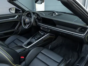 PORSCHE 992.1 Turbo S Cabriolet Burmester Lift PDLS Plus