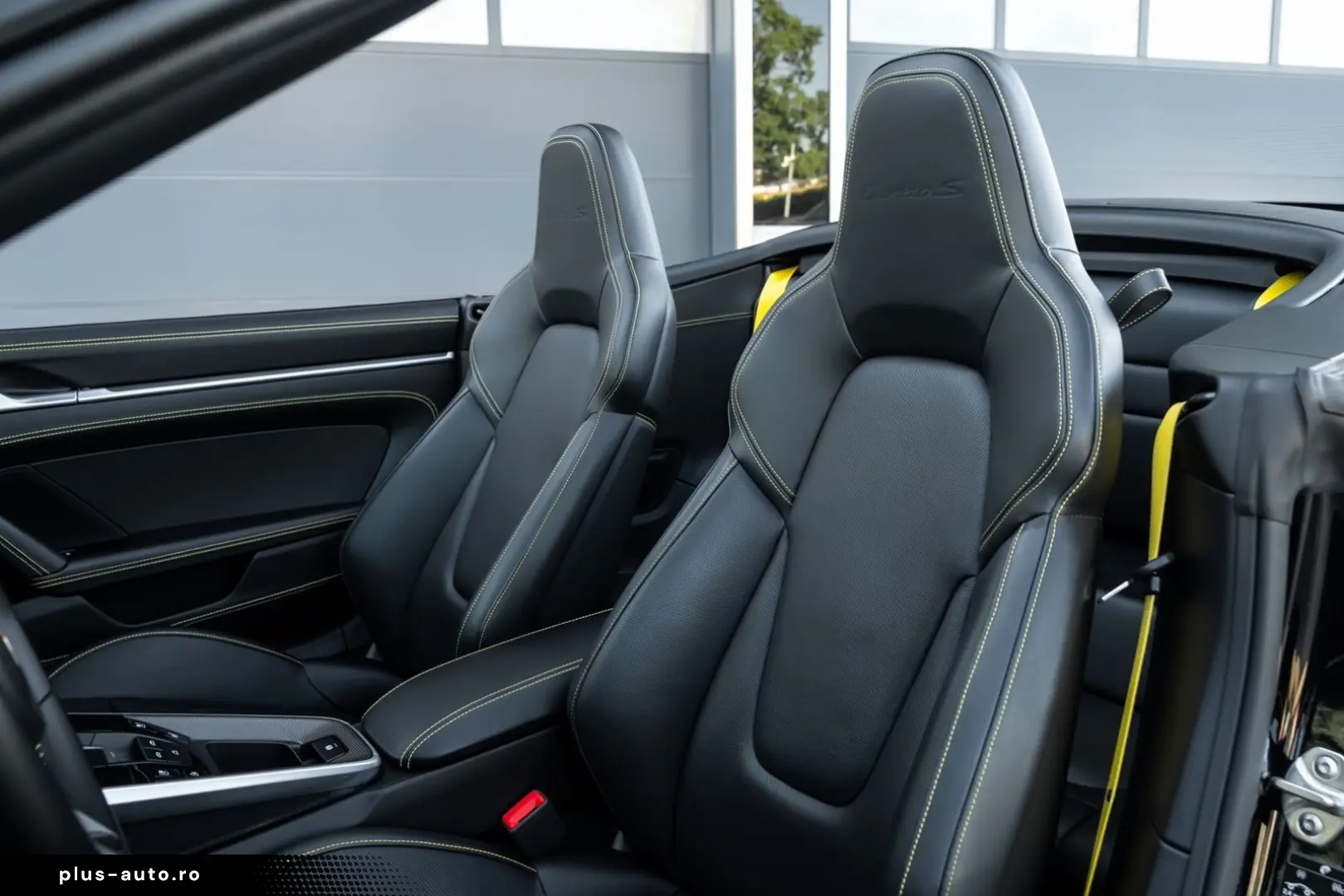 PORSCHE 992.1 Turbo S Cabriolet Burmester Lift PDLS Plus
