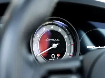 PORSCHE 992.1 Turbo S Cabriolet Burmester Lift PDLS Plus