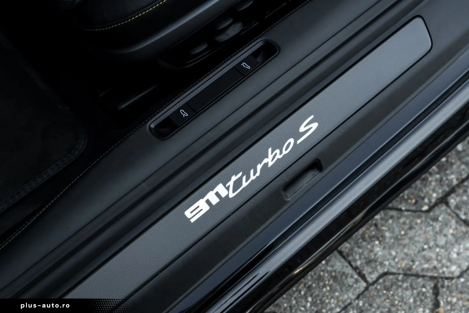 PORSCHE 992.1 Turbo S Cabriolet Burmester Lift PDLS Plus