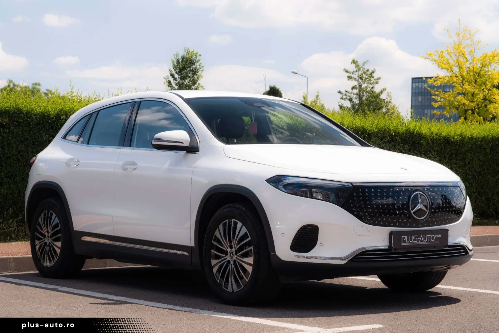 MERCEDES-BENZ EQA 250