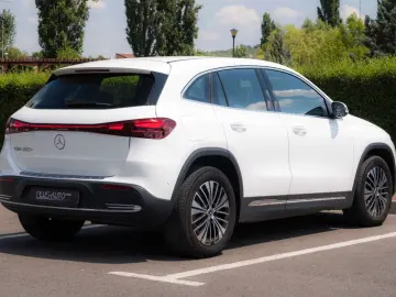 MERCEDES-BENZ EQA 250