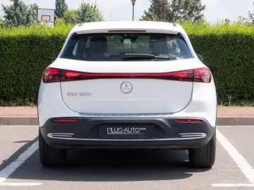 MERCEDES-BENZ EQA 250