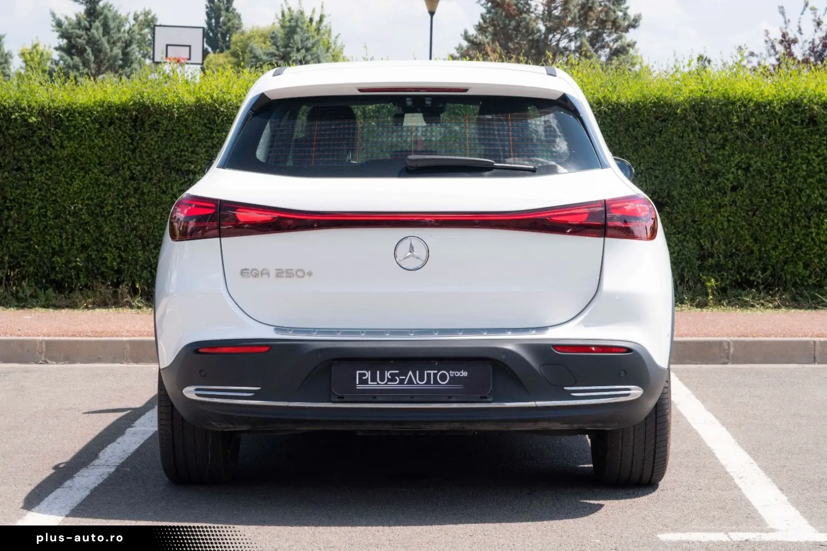 MERCEDES-BENZ EQA 250