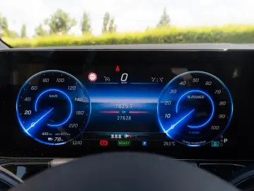 MERCEDES-BENZ EQA 250