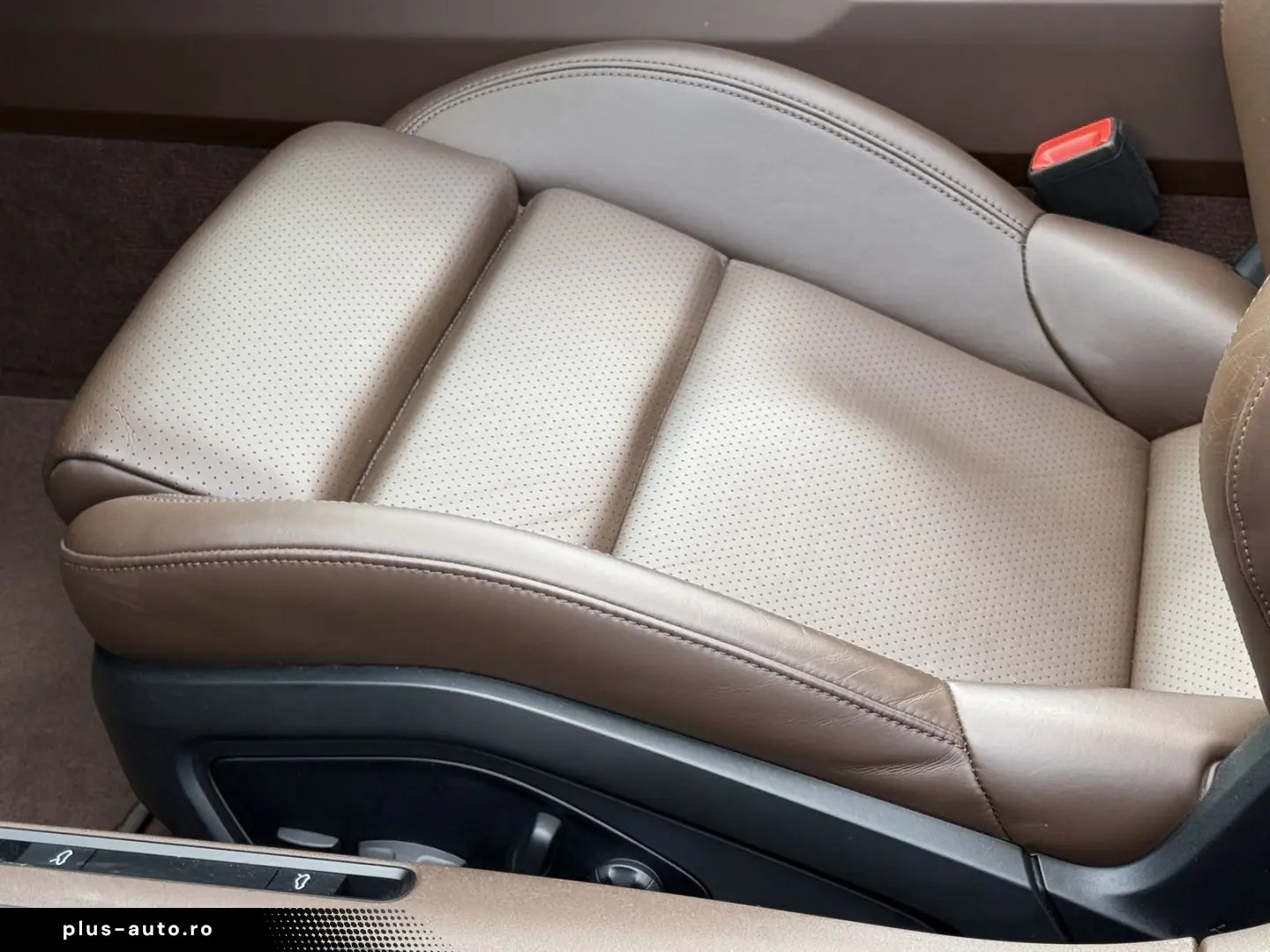 PORSCHE 992  911 Carrera Cabriolet HD-MATRIX BOSE SPORTA