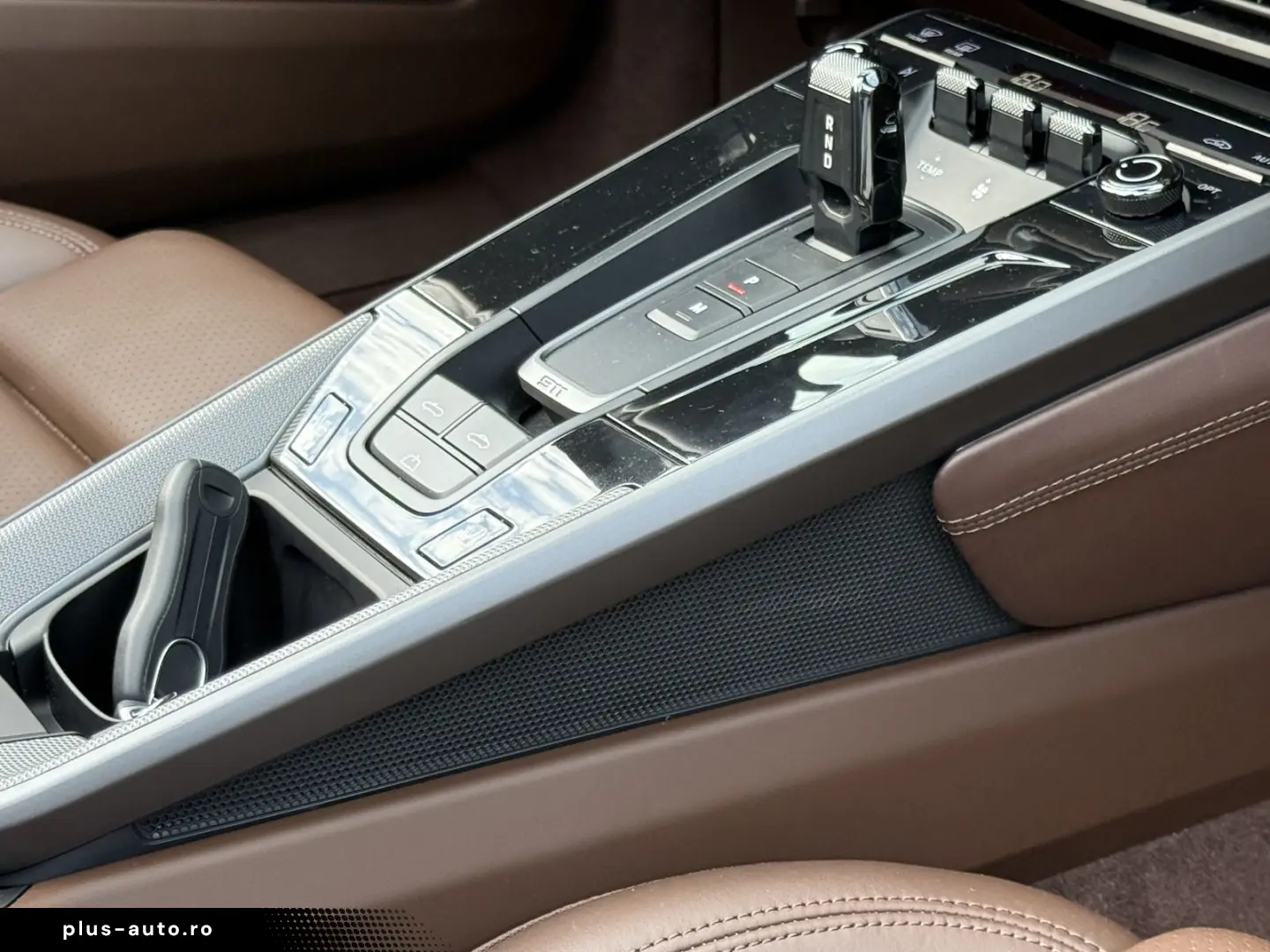 PORSCHE 992  911 Carrera Cabriolet HD-MATRIX BOSE SPORTA