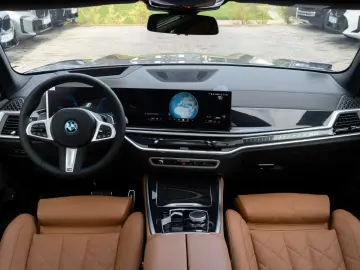 BMW X5 50e M SPORT.LUFTF.PANO.
