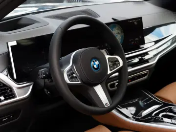 BMW X5 50e M SPORT.LUFTF.PANO.
