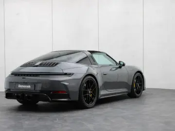PORSCHE 911 992.2 Targa 4 GTS  PCCB Burmester  Lift  Clu
