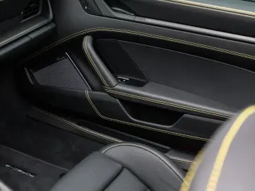 PORSCHE 911 992.2 Targa 4 GTS  PCCB Burmester  Lift  Clu