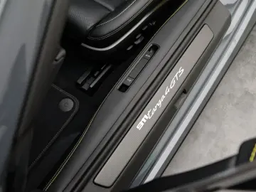PORSCHE 911 992.2 Targa 4 GTS  PCCB Burmester  Lift  Clu