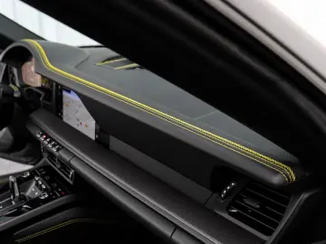 PORSCHE 911 992.2 Targa 4 GTS  PCCB Burmester  Lift  Clu