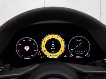 PORSCHE 911 992.2 Targa 4 GTS  PCCB Burmester  Lift  Clu