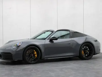 PORSCHE 911 992.2 Targa 4 GTS  PCCB Burmester  Lift  Clu