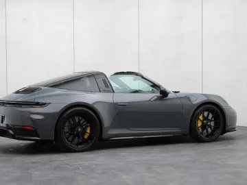 PORSCHE 911 992.2 Targa 4 GTS  PCCB Burmester  Lift  Clu