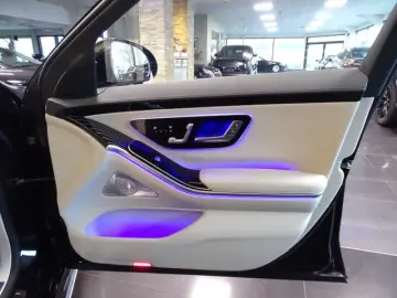 MERCEDES-BENZ S 580 e L AMG 4M Pano Chauf LederExclu…