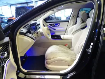 MERCEDES-BENZ S 580 e L AMG 4M Pano Chauf LederExclu…