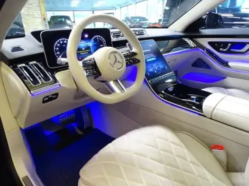 MERCEDES-BENZ S 580 e L AMG 4M Pano Chauf LederExclu…