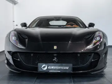 FERRARI 812 Superfast 6.5 V12
