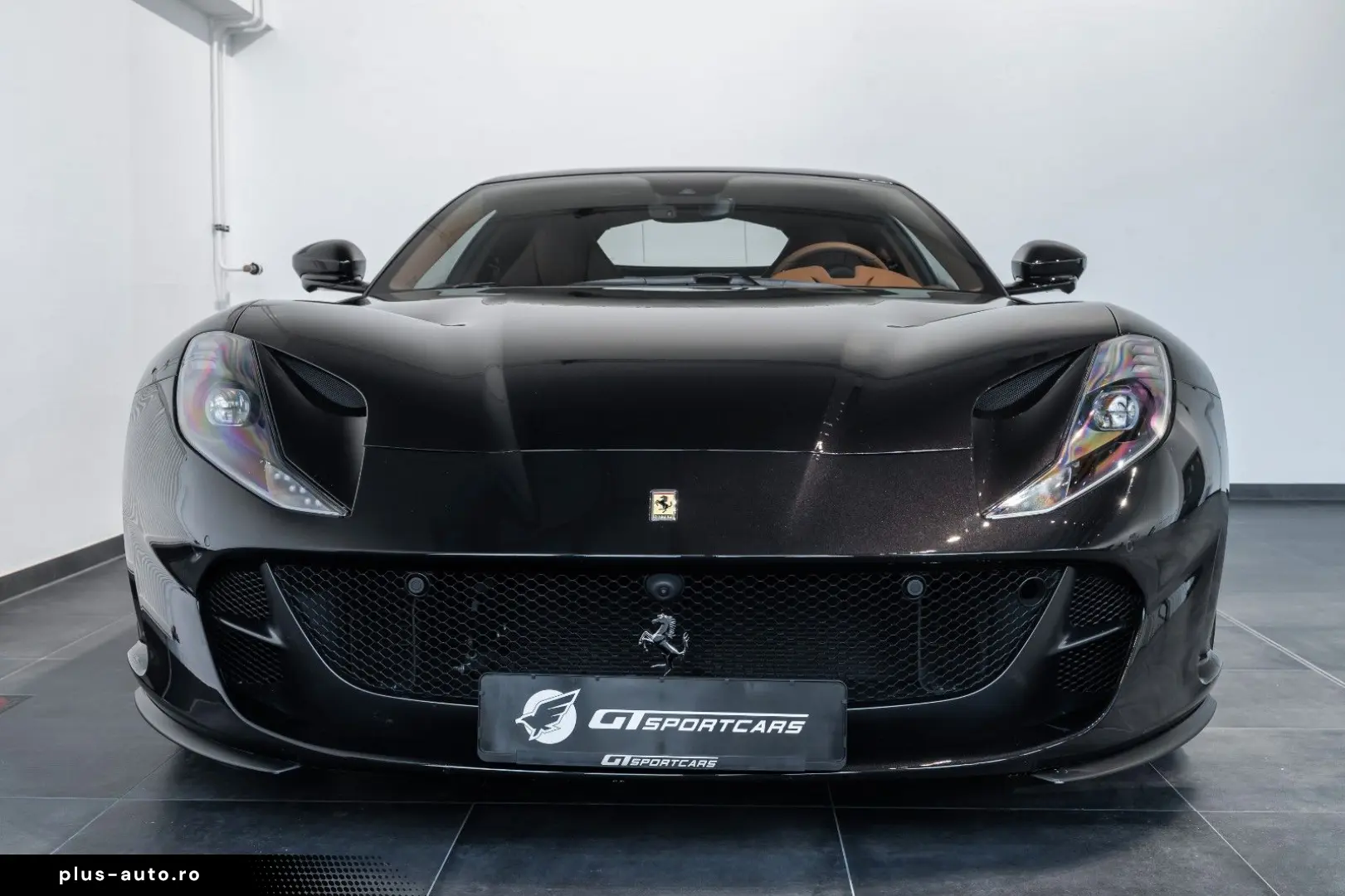 FERRARI 812 Superfast 6.5 V12