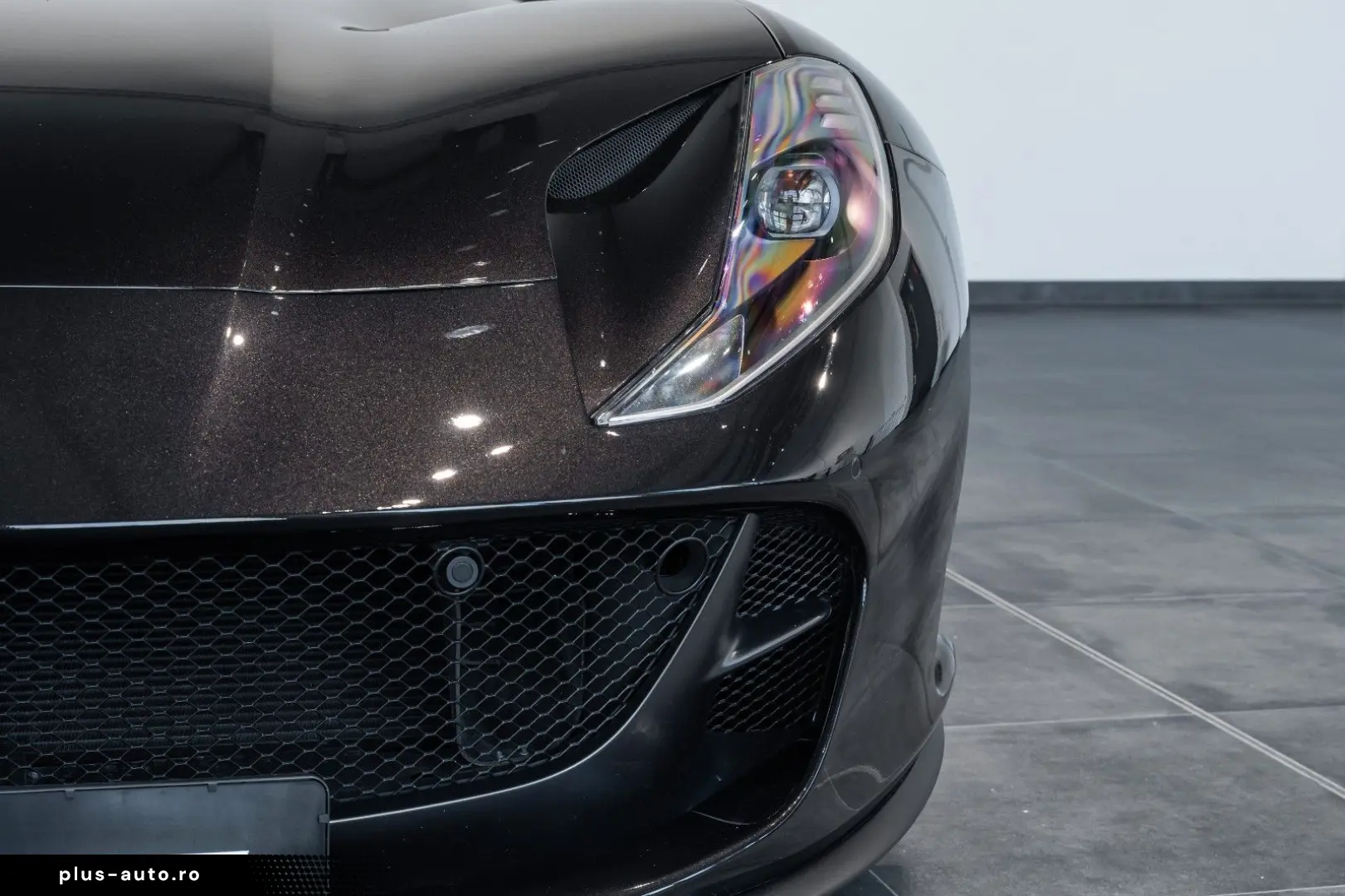 FERRARI 812 Superfast 6.5 V12