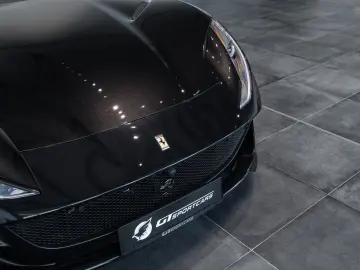 FERRARI 812 Superfast 6.5 V12