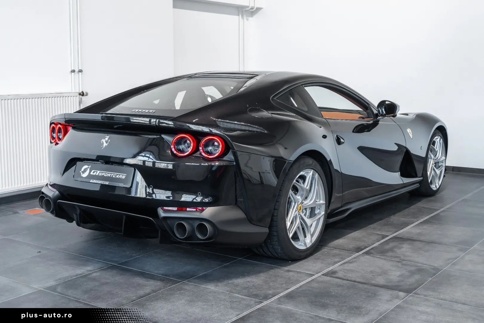 FERRARI 812 Superfast 6.5 V12