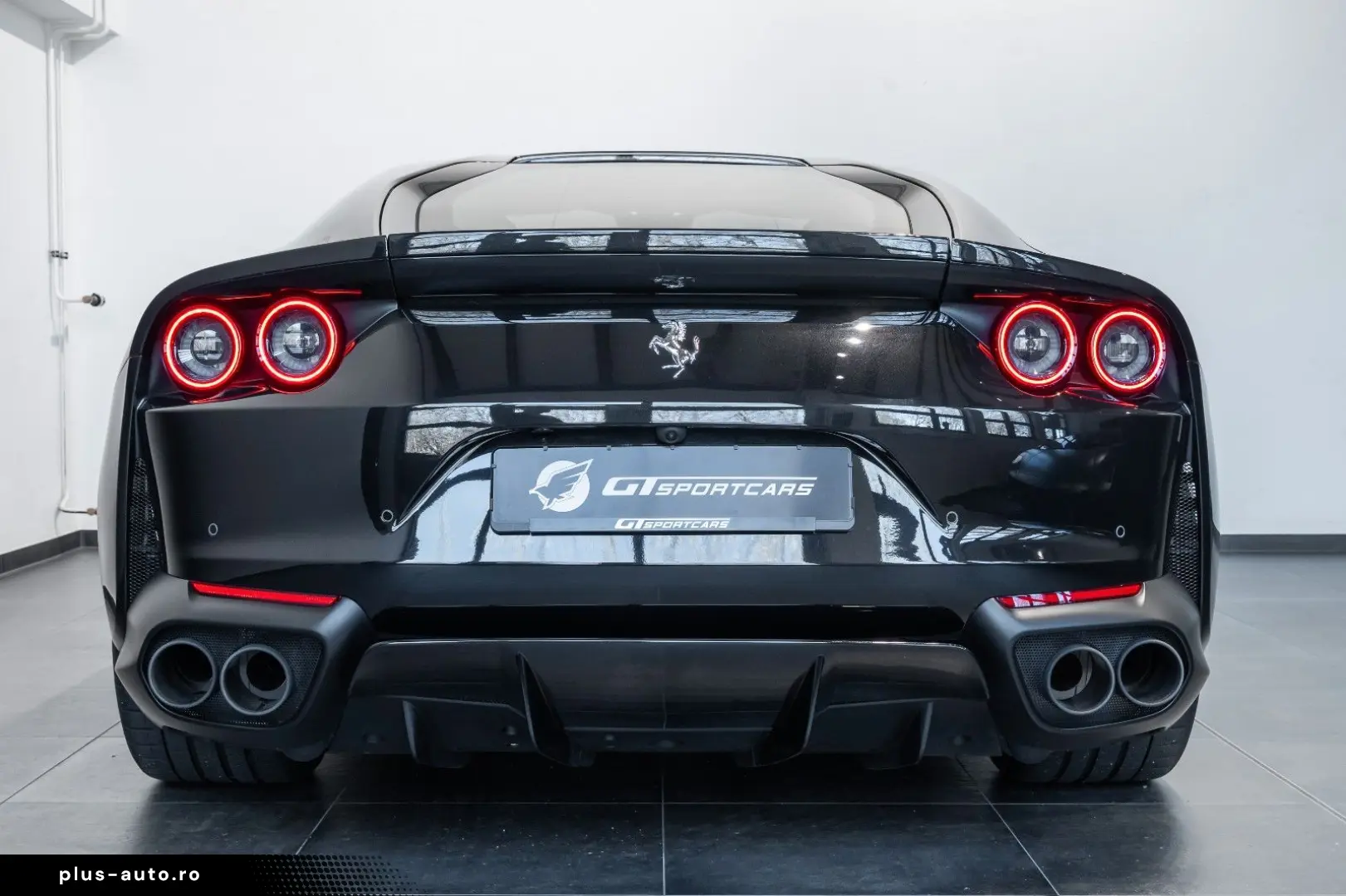 FERRARI 812 Superfast 6.5 V12
