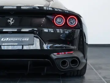 FERRARI 812 Superfast 6.5 V12