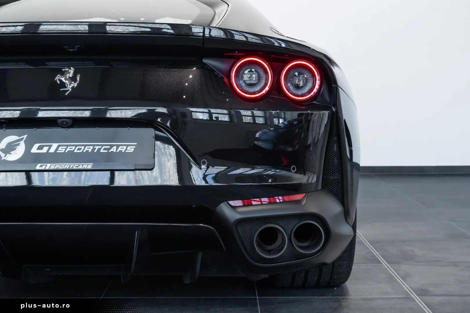 FERRARI 812 Superfast 6.5 V12