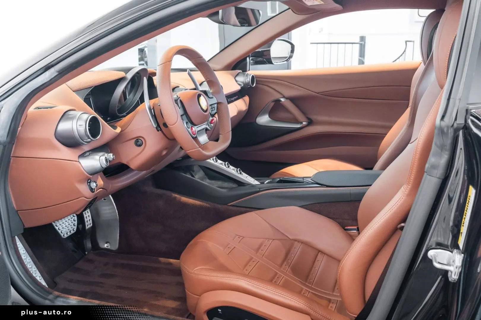FERRARI 812 Superfast 6.5 V12