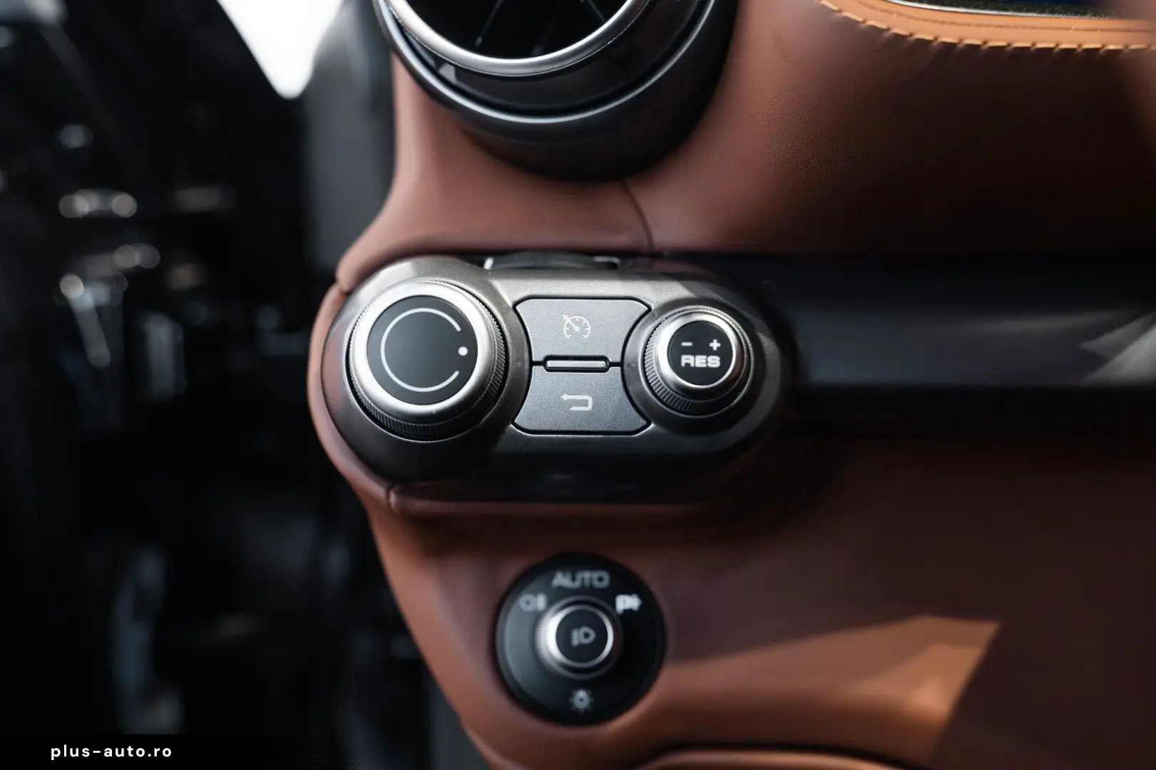 FERRARI 812 Superfast 6.5 V12