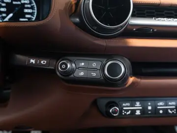 FERRARI 812 Superfast 6.5 V12