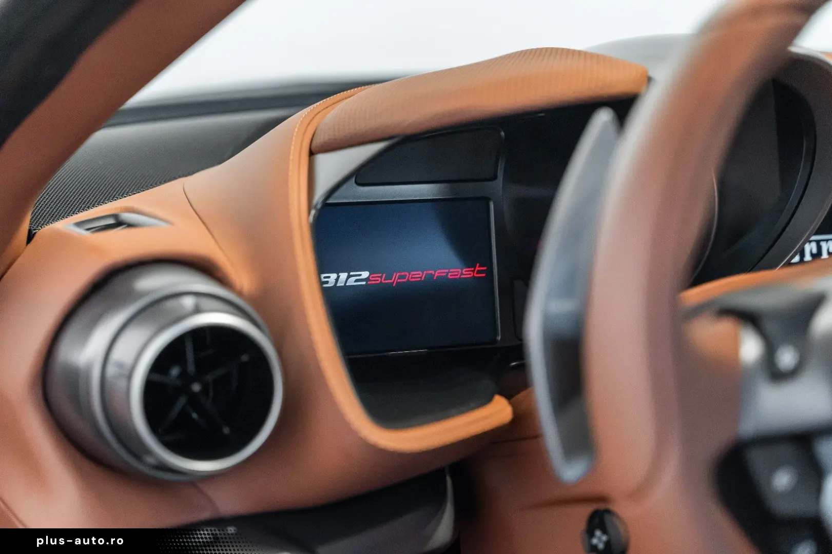 FERRARI 812 Superfast 6.5 V12