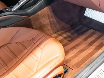 FERRARI 812 Superfast 6.5 V12