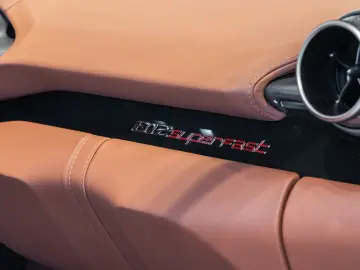 FERRARI 812 Superfast 6.5 V12
