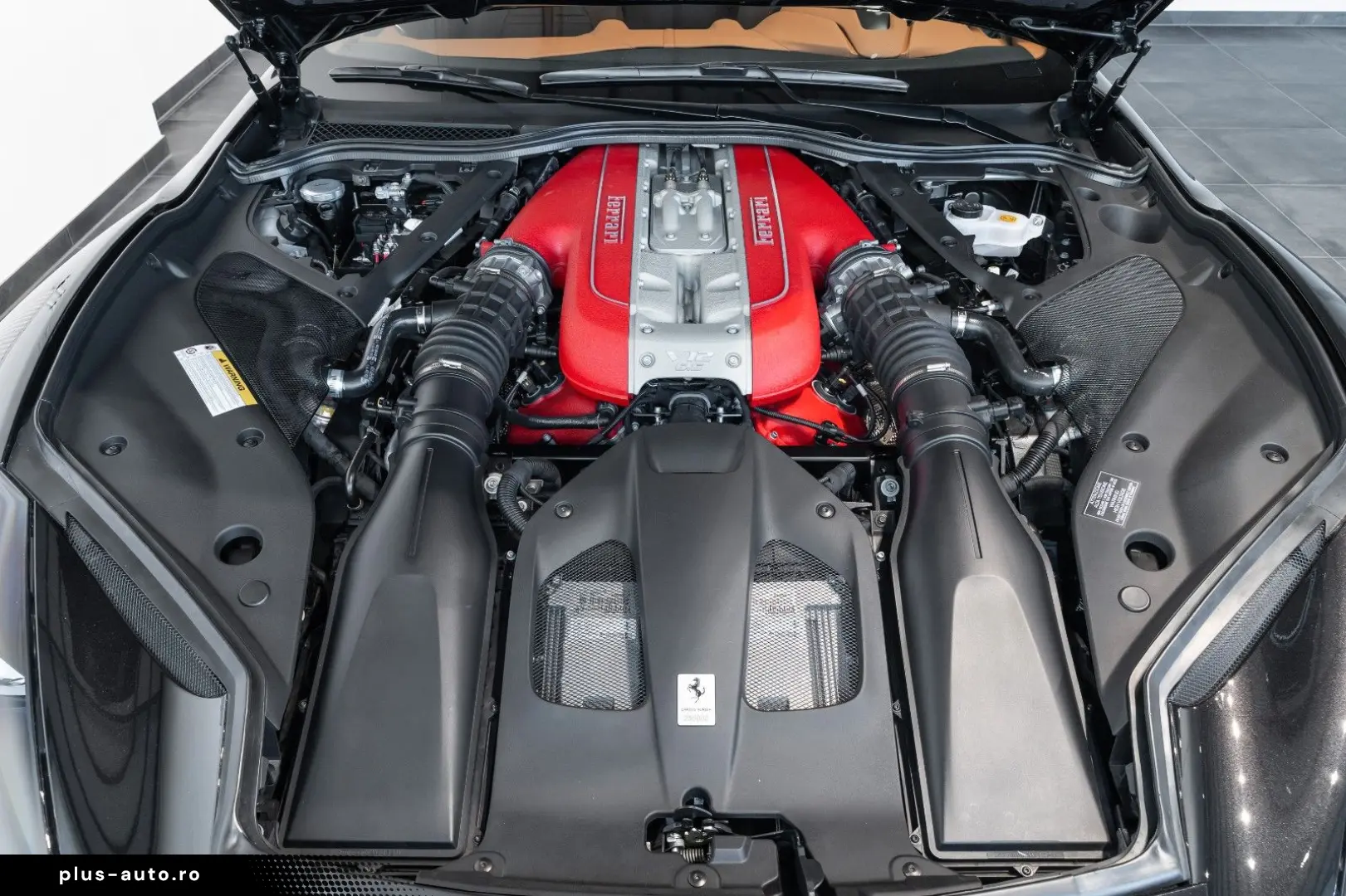 FERRARI 812 Superfast 6.5 V12
