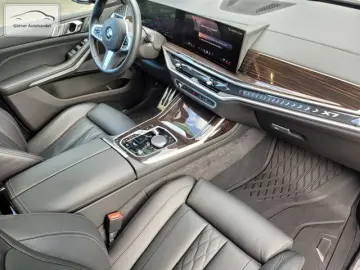 BMW X7 xDrive40i M Sport Pro Leder Pano HUD 22''