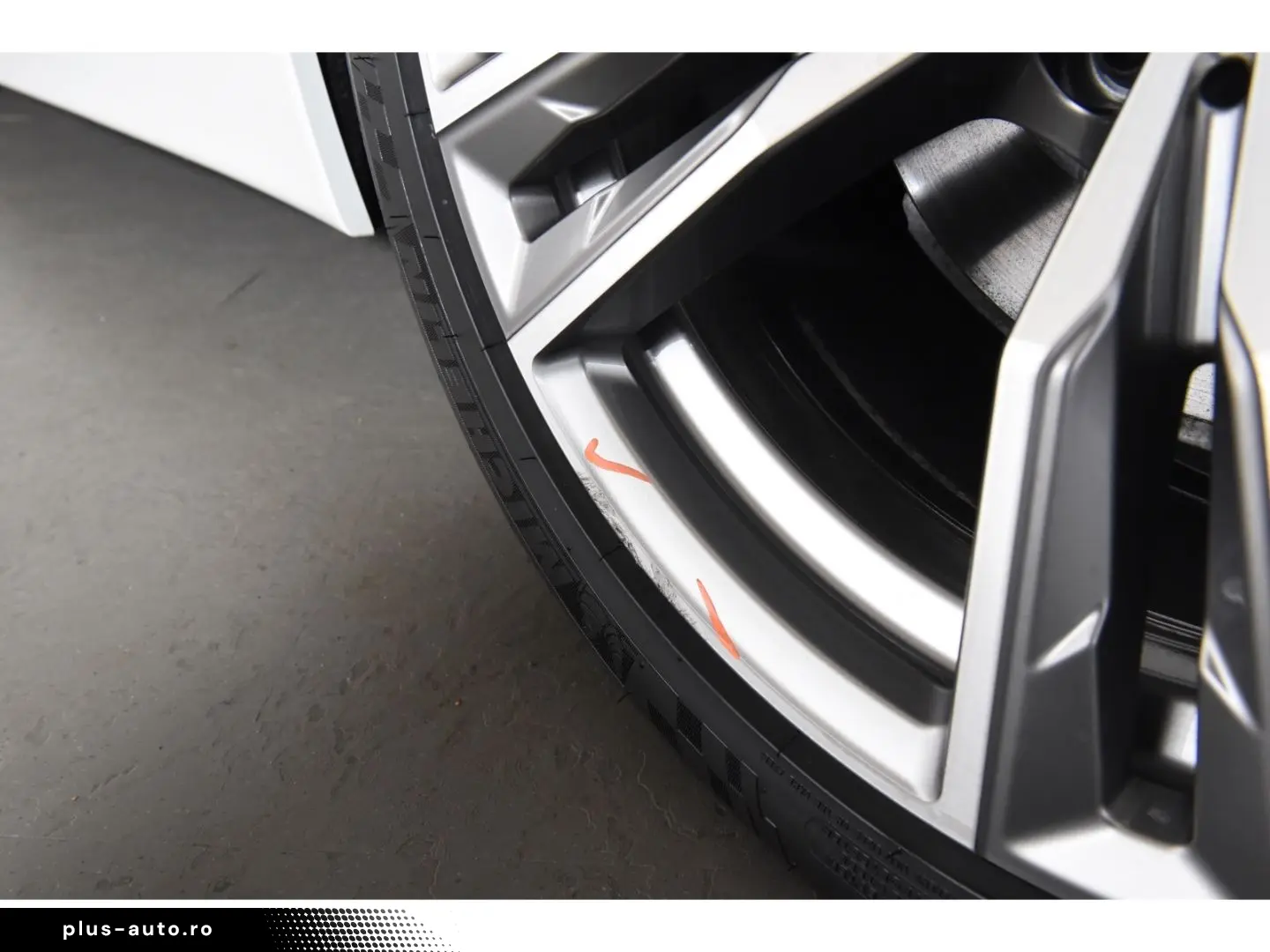 BMW Z4 sDrive 20i Roadster Driving Assistant HiFi Le