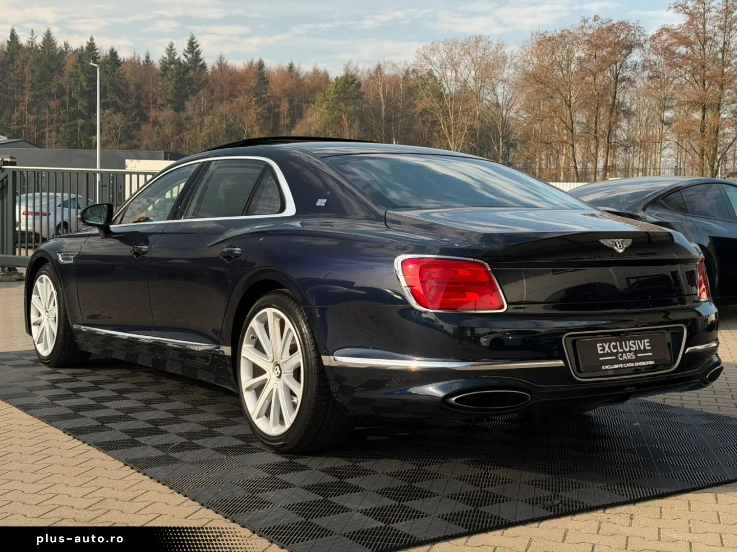BENTLEY FLYING SPUR W12   FIRST EDITION   NEW SERVICE 26