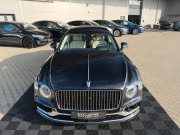 BENTLEY FLYING SPUR W12   FIRST EDITION   NEW SERVICE 26